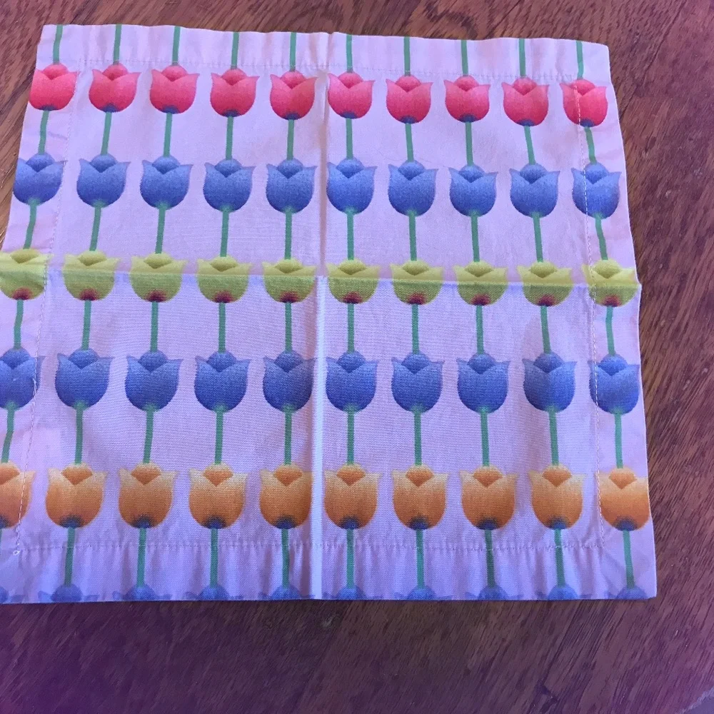 Set of 6 Crate & Barrel 🌷 🌷 lilac cocktail napkins